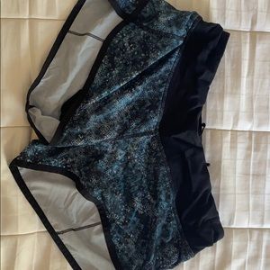 Lululemon Size 4 Run Times patterned shorts